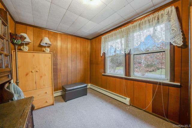 212 Mount Vernon Avenue, Medford, NY 11763
