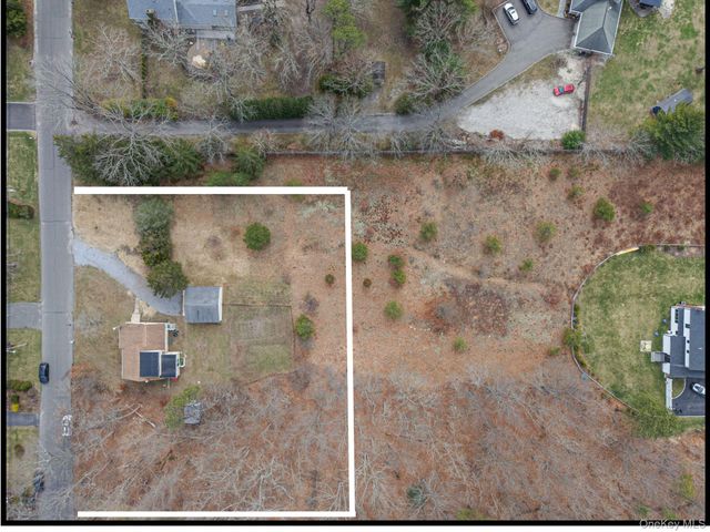 212 Mount Vernon Avenue, Medford, NY 11763