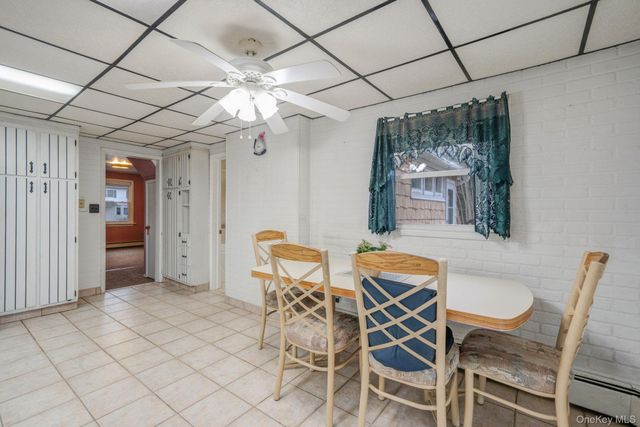 212 Mount Vernon Avenue, Medford, NY 11763