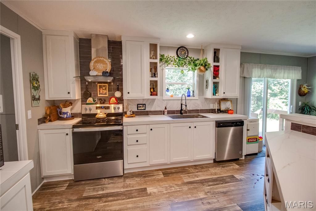 Image 23 of property listing at 1468 F S Road, Medora, IL 62063