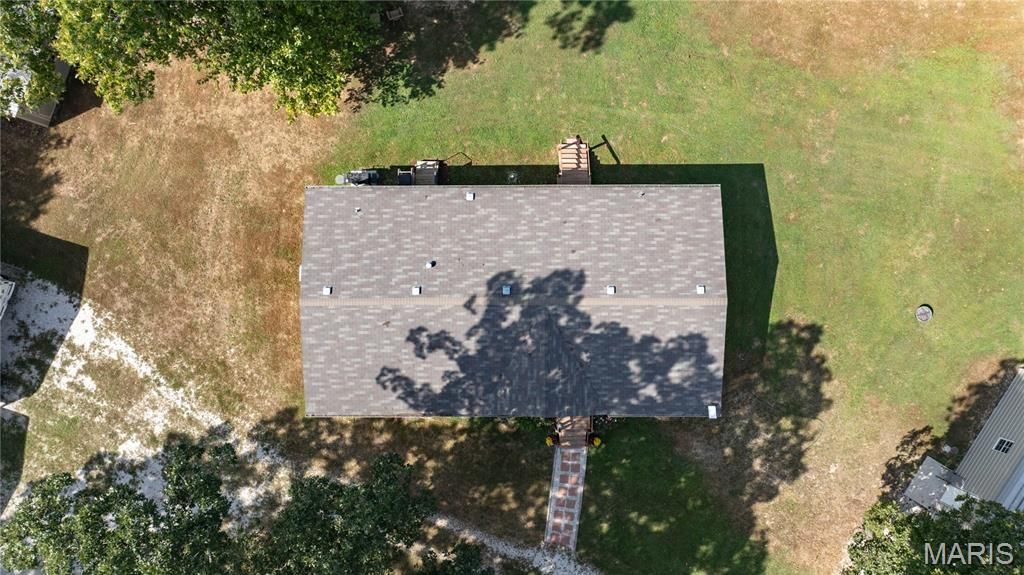 Image 5 of property listing at 1468 F S Road, Medora, IL 62063