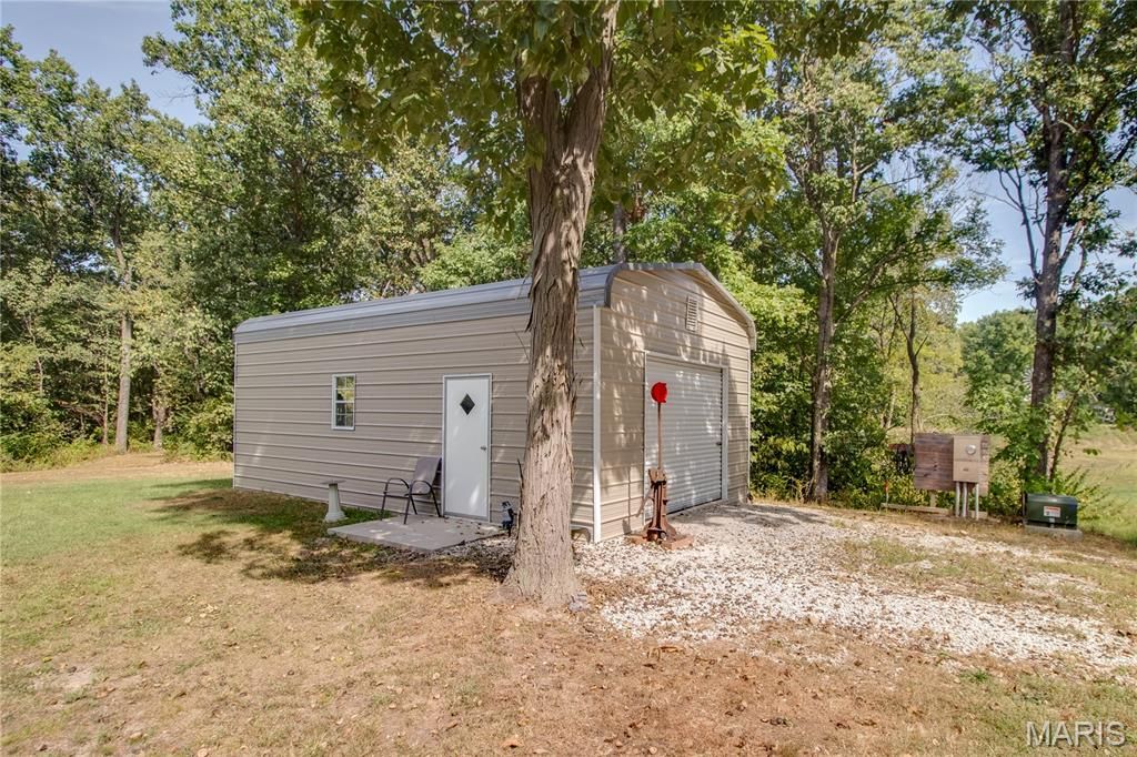 Image 47 of property listing at 1468 F S Road, Medora, IL 62063