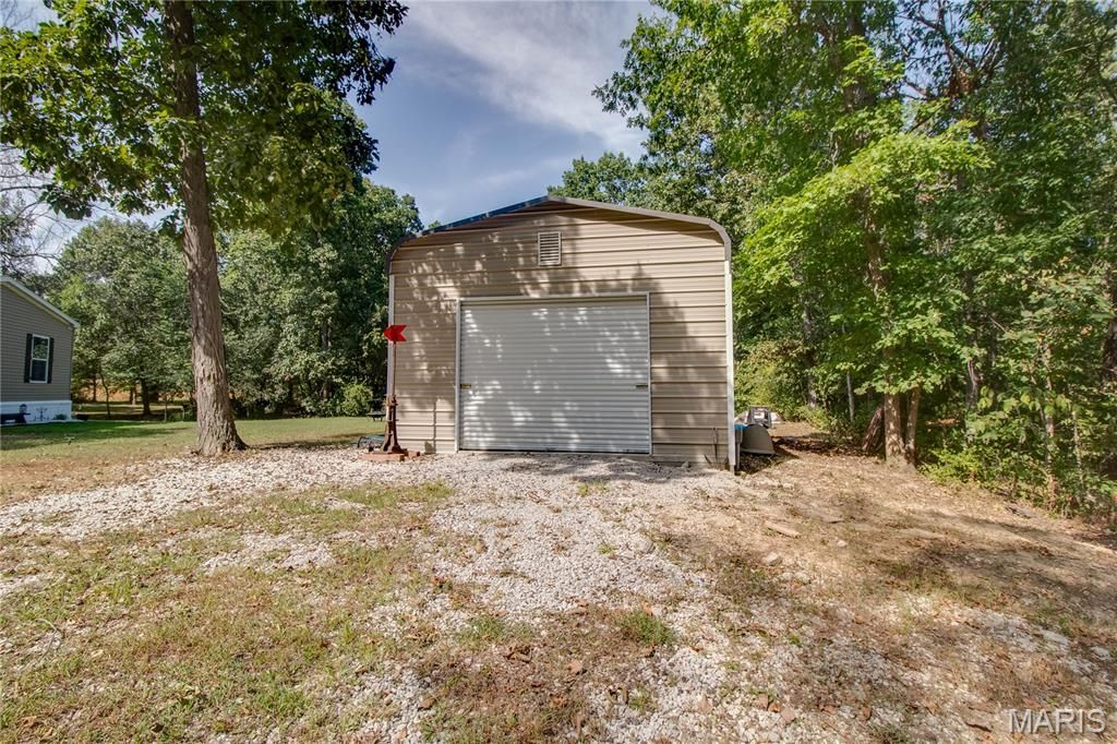 Image 48 of property listing at 1468 F S Road, Medora, IL 62063