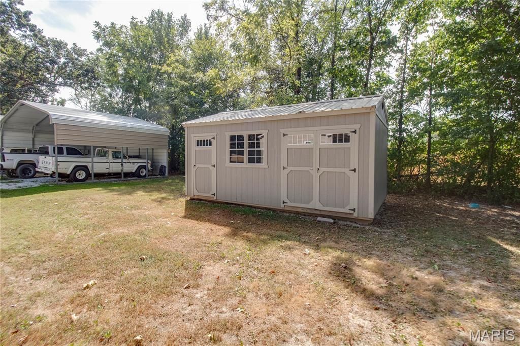 Image 50 of property listing at 1468 F S Road, Medora, IL 62063
