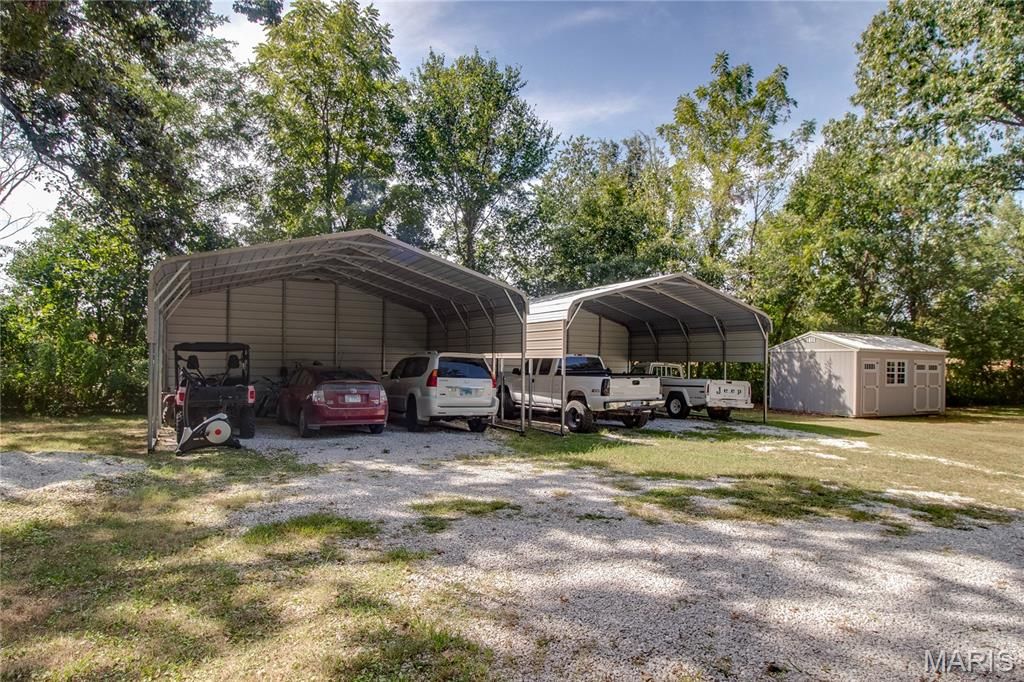 Image 53 of property listing at 1468 F S Road, Medora, IL 62063