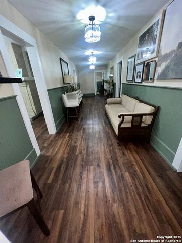 501 E Randall, Beeville, TX 78102