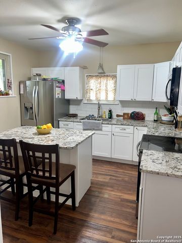 501 E Randall, Beeville, TX 78102