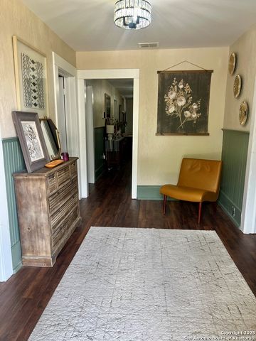 501 E Randall, Beeville, TX 78102