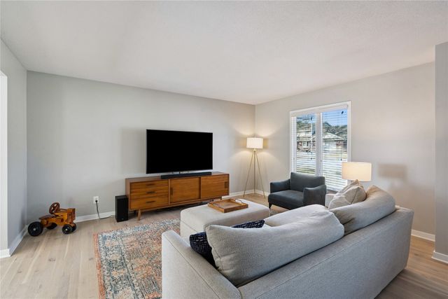 2904 Sylvania Drive, West Des Moines, IA 50266