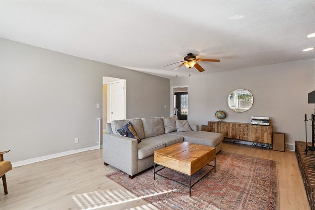 2904 Sylvania Drive, West Des Moines, IA 50266