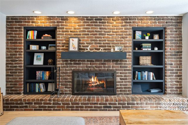 2904 Sylvania Drive, West Des Moines, IA 50266