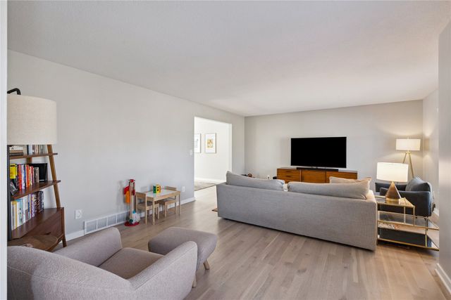 2904 Sylvania Drive, West Des Moines, IA 50266