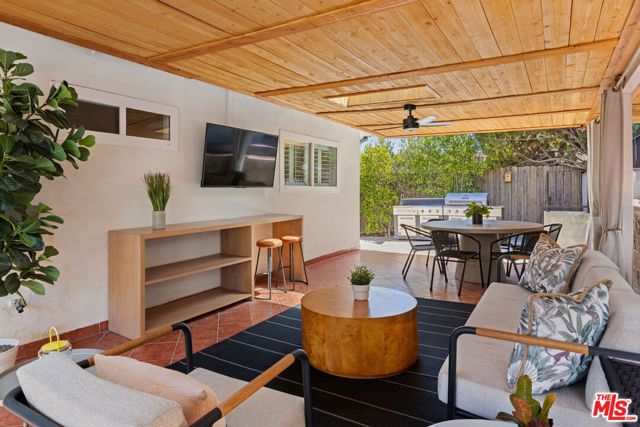 4445 Caledonia Way, Los Angeles, CA 90065