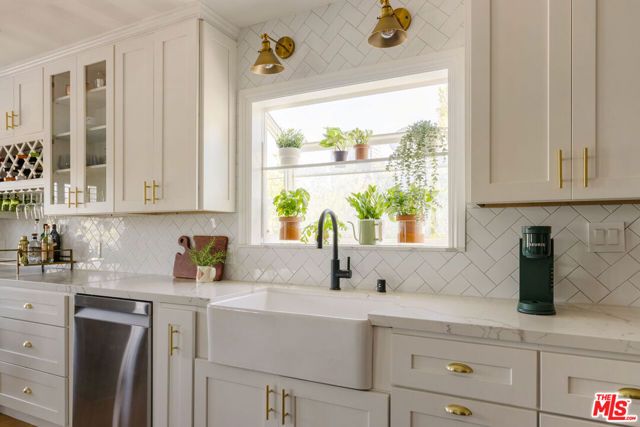 4445 Caledonia Way, Los Angeles, CA 90065