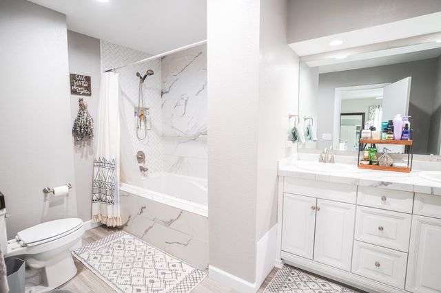 2135 LOOSE MOOSE LOOP, North Pole, AK 99705