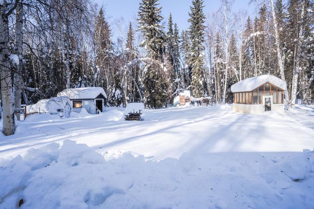 2135 LOOSE MOOSE LOOP, North Pole, AK 99705