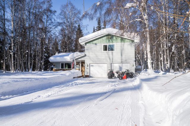 2135 LOOSE MOOSE LOOP, North Pole, AK 99705
