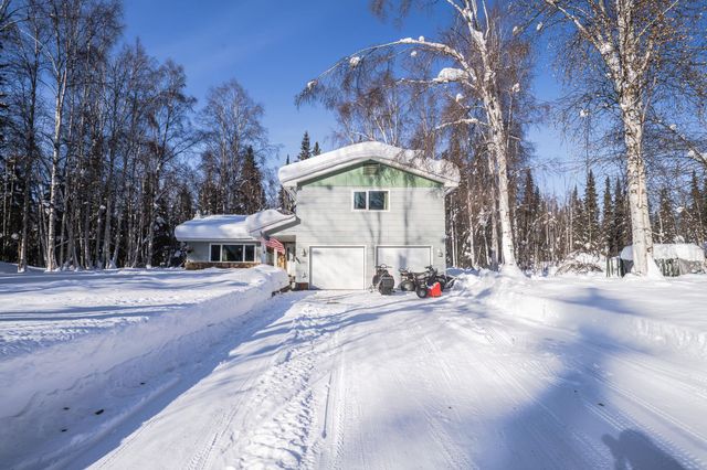 2135 LOOSE MOOSE LOOP, North Pole, AK 99705
