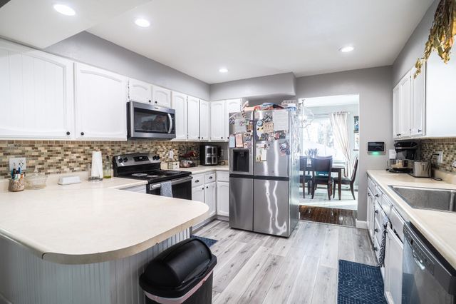 2135 LOOSE MOOSE LOOP, North Pole, AK 99705