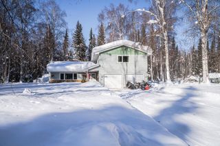 2135 LOOSE MOOSE LOOP, North Pole, AK 99705