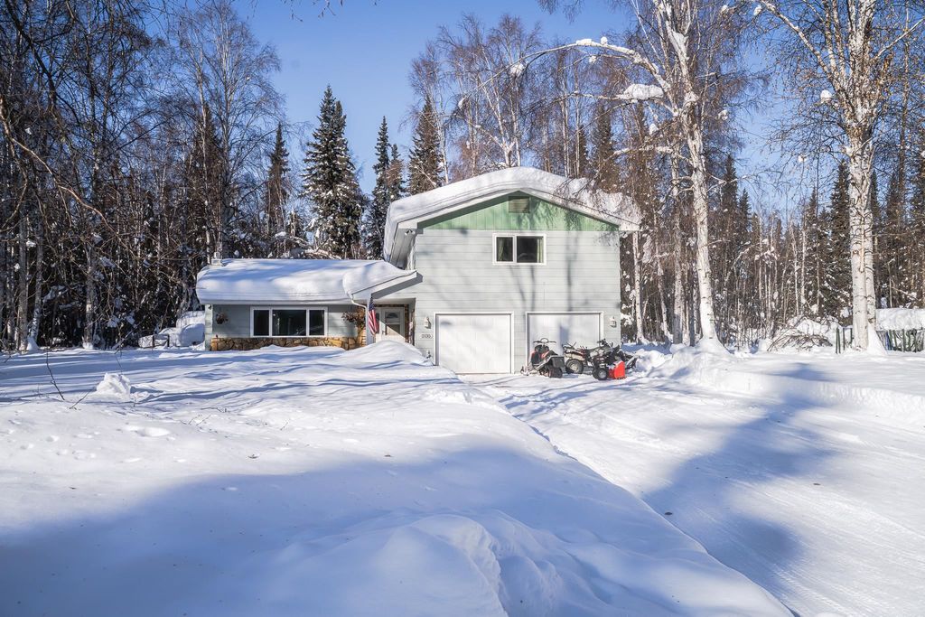 2135 LOOSE MOOSE LOOP, North Pole, AK 99705