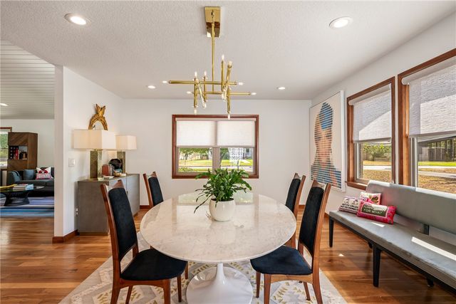 607 NE 2nd Street, Bentonville, AR 72712