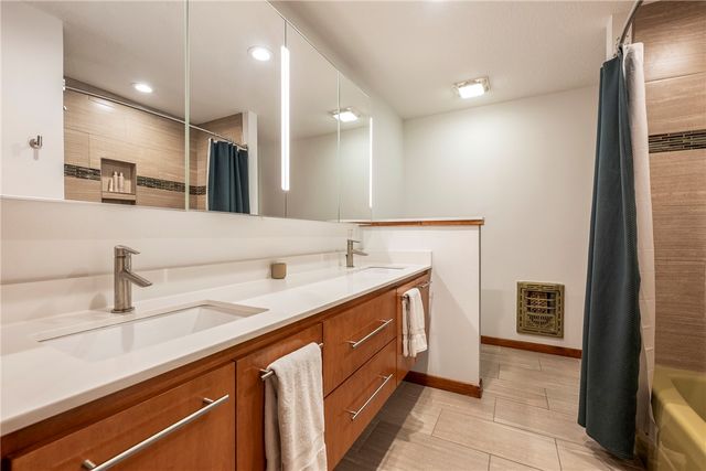 607 NE 2nd Street, Bentonville, AR 72712