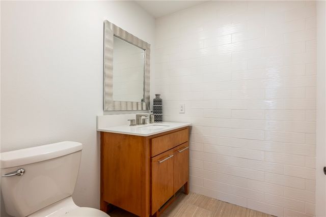 607 NE 2nd Street, Bentonville, AR 72712