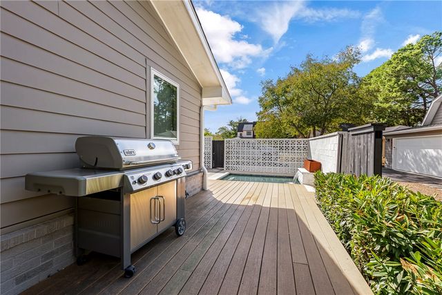 607 NE 2nd Street, Bentonville, AR 72712