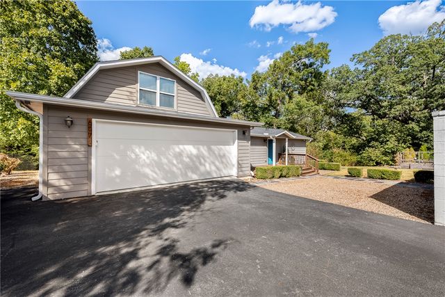 607 NE 2nd Street, Bentonville, AR 72712