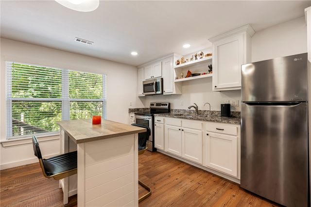 607 NE 2nd Street, Bentonville, AR 72712