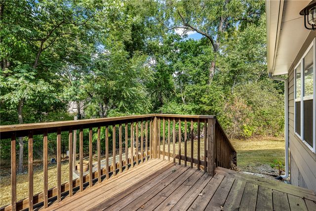 607 NE 2nd Street, Bentonville, AR 72712