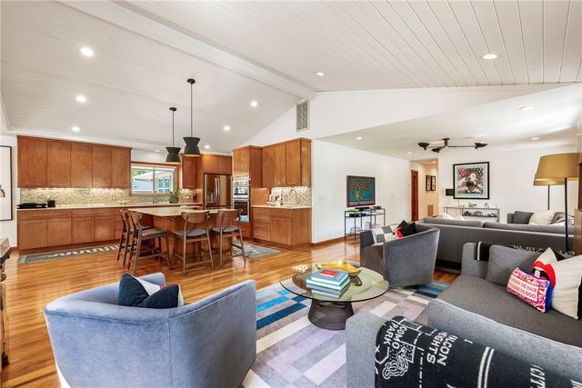607 NE 2nd Street, Bentonville, AR 72712