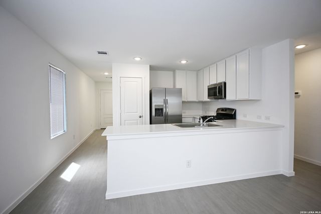 1543 SILVER CRK, New Braunfels, TX 78130