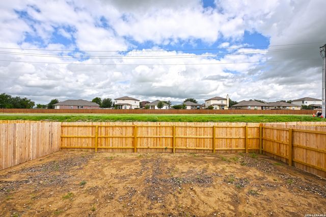 1543 SILVER CRK, New Braunfels, TX 78130