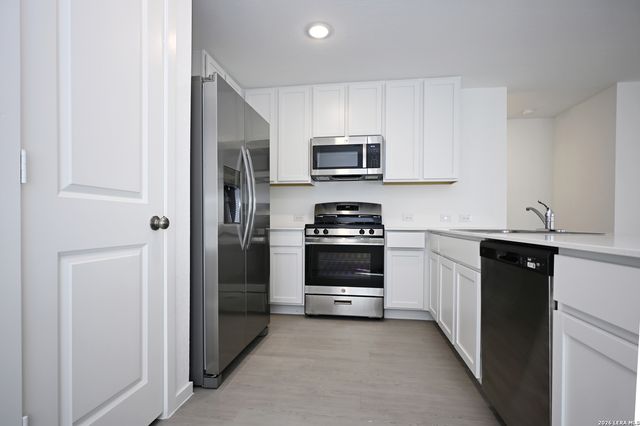 1543 SILVER CRK, New Braunfels, TX 78130