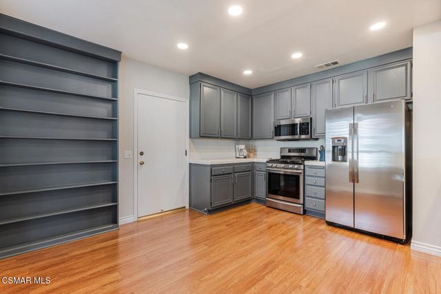 271 Fieldstone Way A, Simi Valley, CA 93065