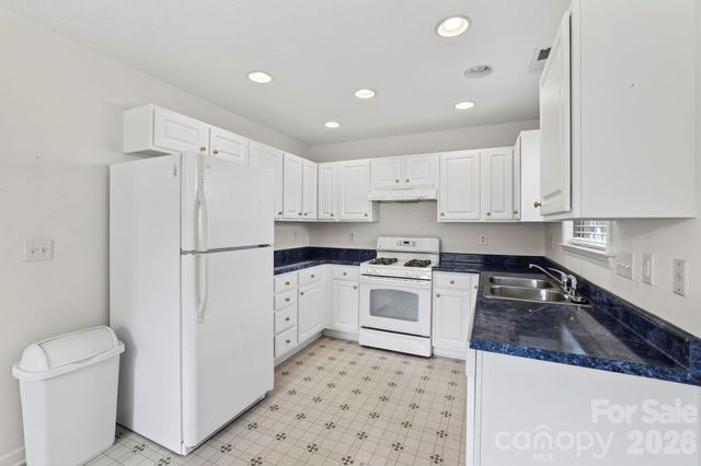 99 Yadkin Road, Fletcher, NC 28732
