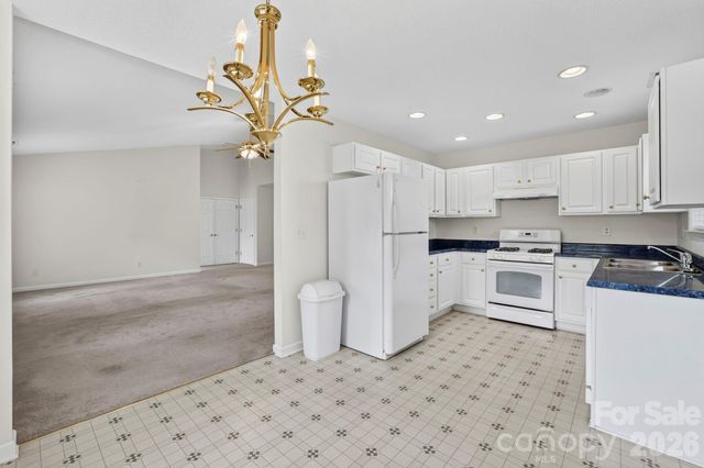 99 Yadkin Road, Fletcher, NC 28732