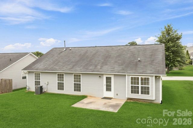 99 Yadkin Road, Fletcher, NC 28732