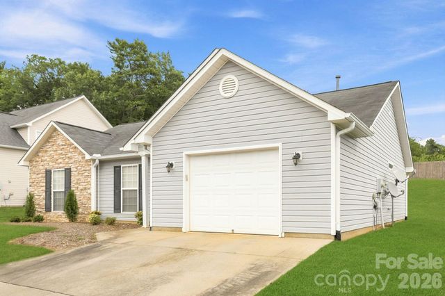 99 Yadkin Road, Fletcher, NC 28732