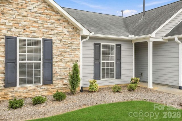 99 Yadkin Road, Fletcher, NC 28732