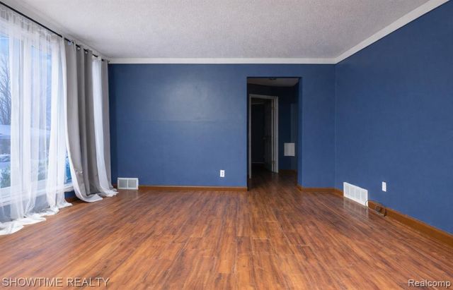 26261 Linwood Street, Roseville, MI 48066