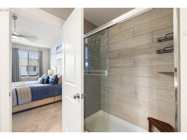 12478 Se WATER DROP Way, Happy Valley, OR 97086