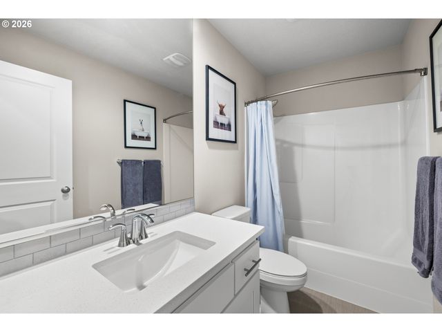 12478 Se WATER DROP Way, Happy Valley, OR 97086