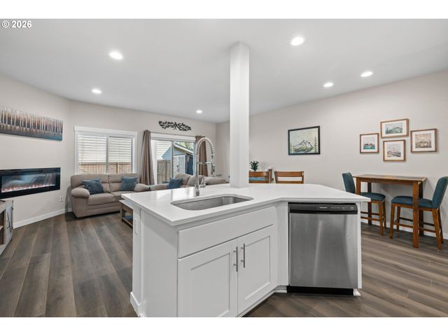 12478 Se WATER DROP Way, Happy Valley, OR 97086