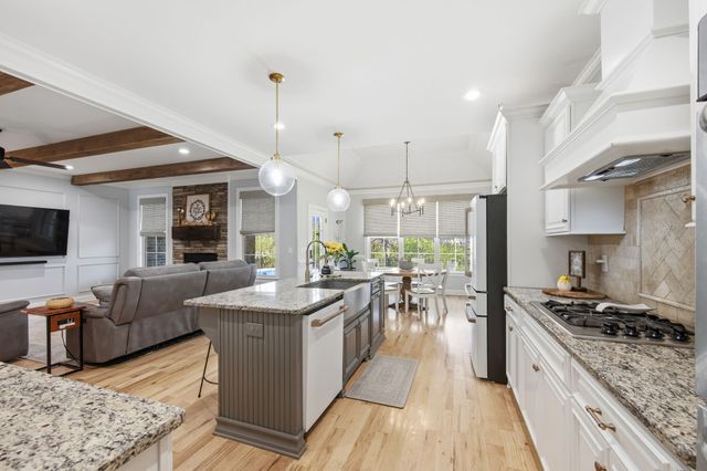 8036 Fenwick Ln, Spring Hill, TN 37174