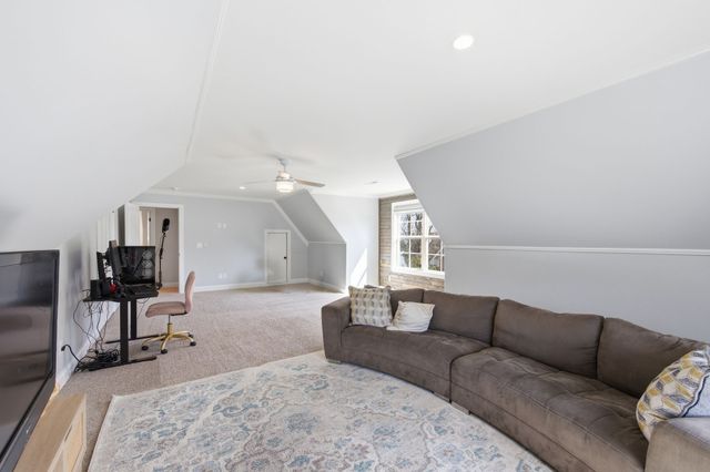 8036 Fenwick Ln, Spring Hill, TN 37174