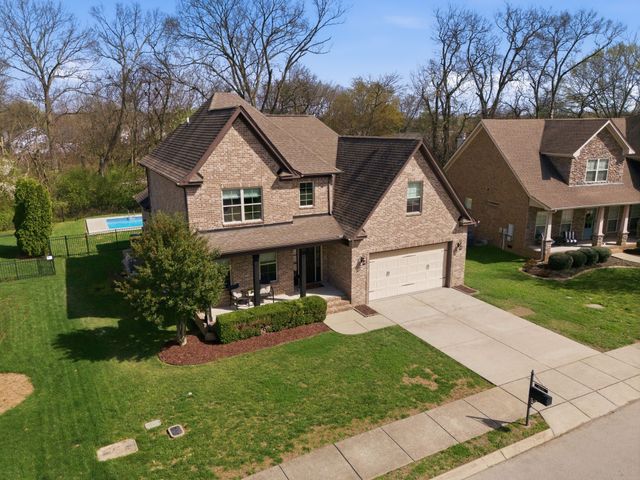 8036 Fenwick Ln, Spring Hill, TN 37174