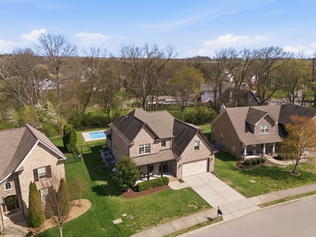 8036 Fenwick Ln, Spring Hill, TN 37174